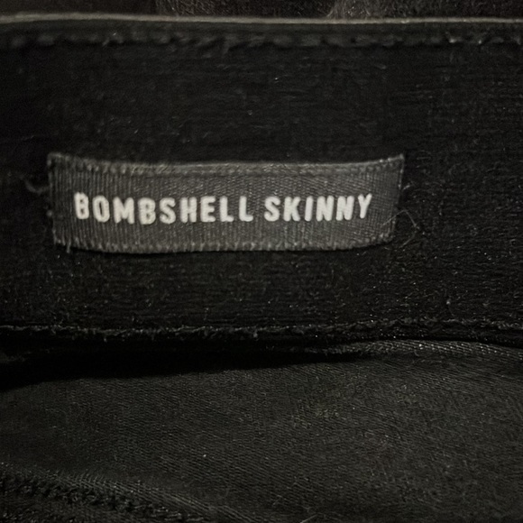 TORRID BOMBSHELL‎ SKINNY PREMIUM STRETCH HIGH-RISE DESTRUCTED JEAN BLACK SZ 20 - Picture 6 of 9